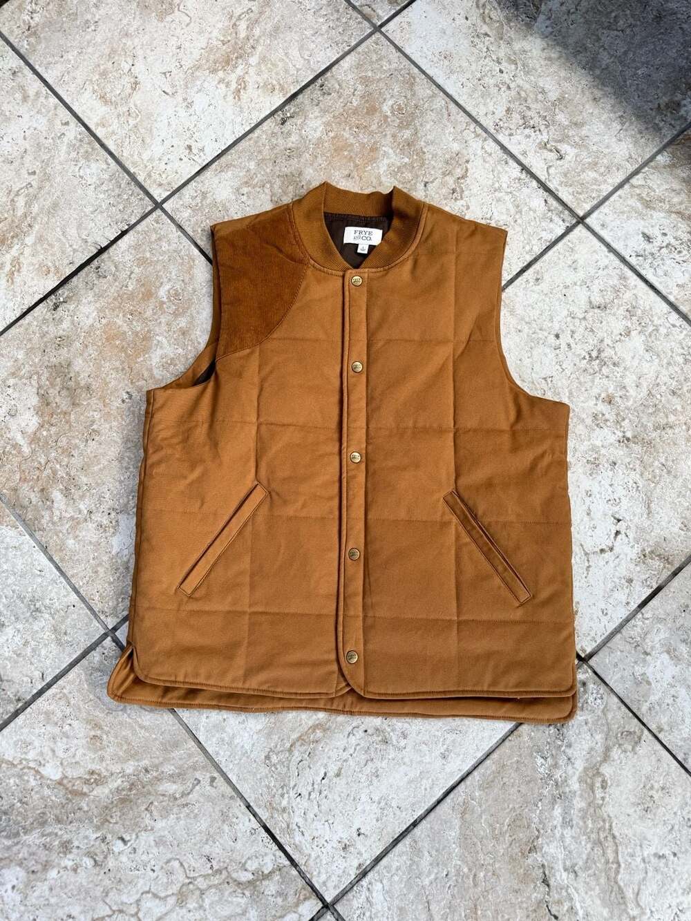 FRYE AND CO. Men's Quilted Canvas Workwear Vest with Corduroy Accent